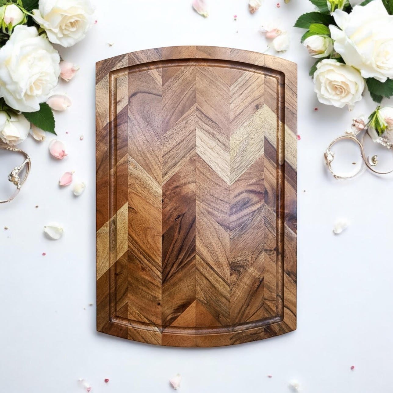 46CM WOODEN CHEVRON CHOPPING BOARD - Image 2